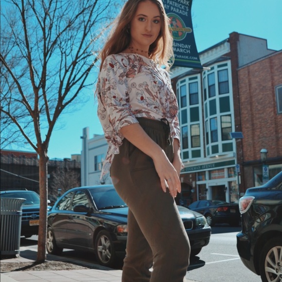 Meet your Posher, Adriana - Picture 4 of 8